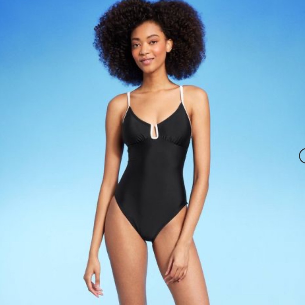 Women's Moment Black, White Trim U-Wire One Piece Swimsuit Shade & Shore M(8-10)